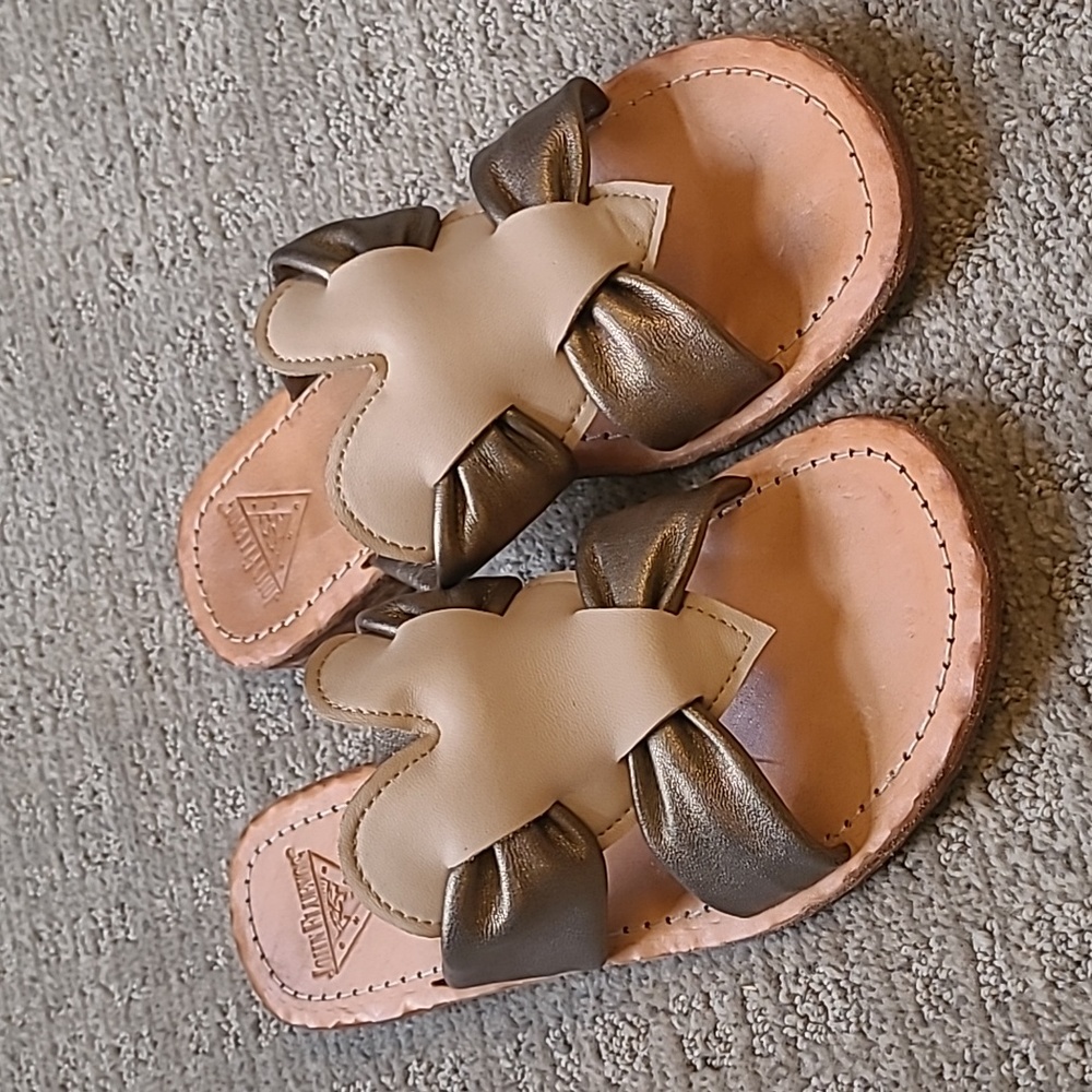 Fluevog Heart Sandals tan bronze 7